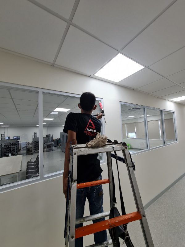 sekat partisi ruangan kantor