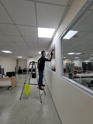 sekat partisi ruangan kantor