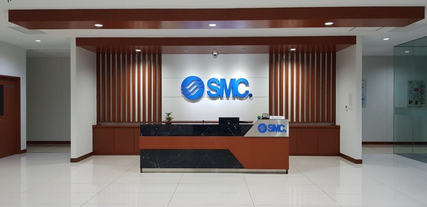 Pembuatan resepsionis pabrik Bekasi – meja resepsionis custom modern dan elegan